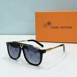 Picture of LV Sunglasses _SKUfw57303540fw